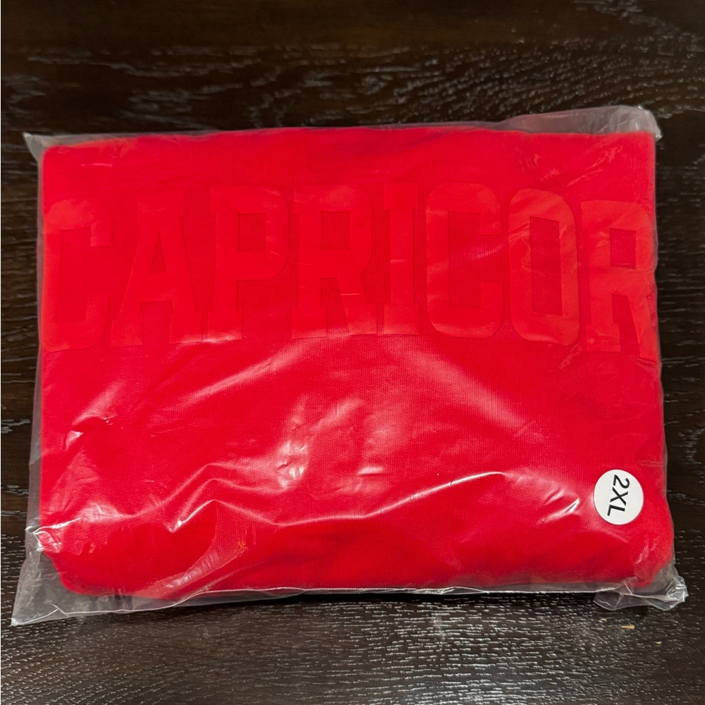 ♑ Heavy Blend Capricorn Crewneck Sweatshirt – Red (2XL) | NEW & SEALED, Unisex ♑